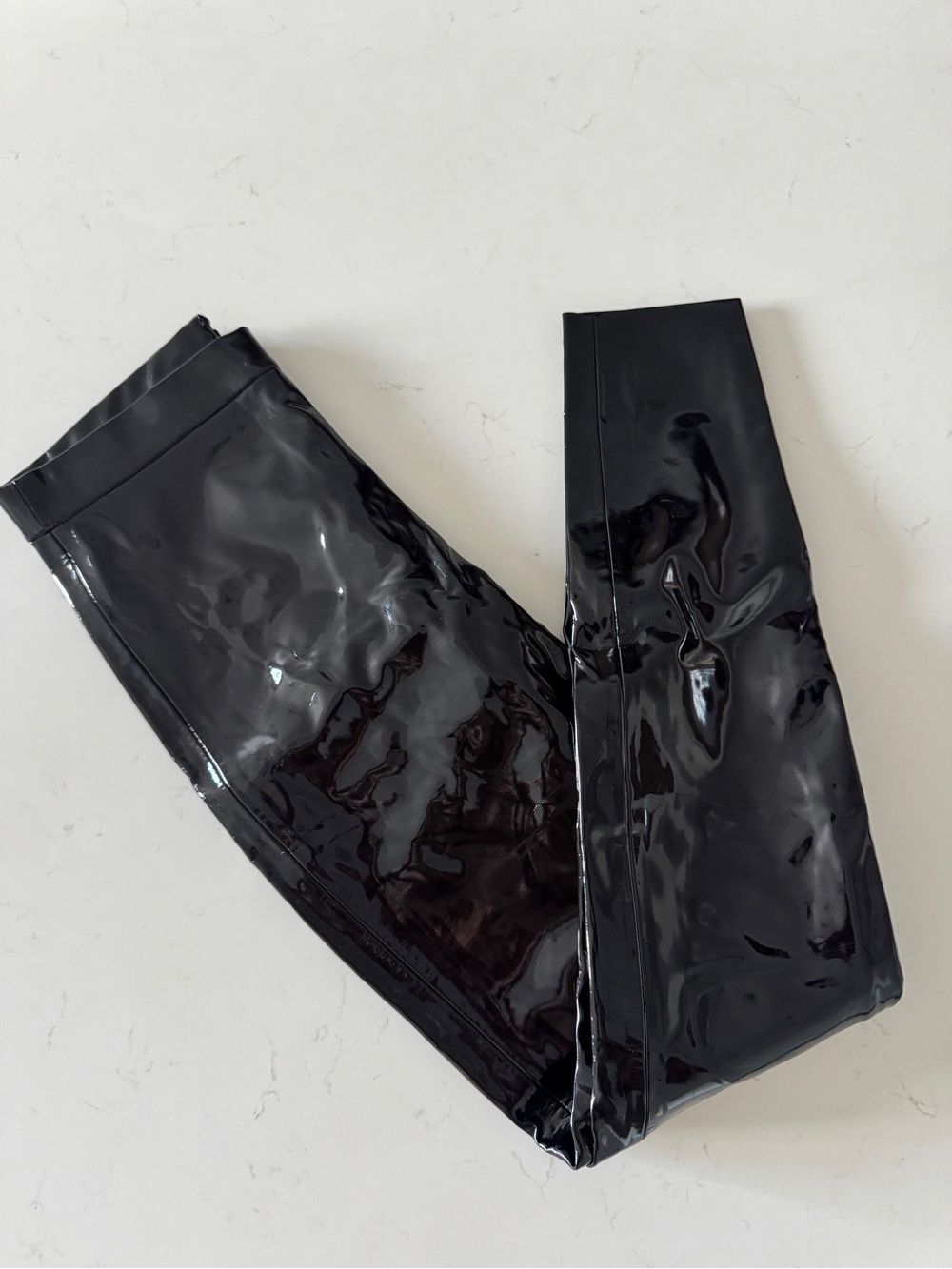 Alice + Olivia Black Patent Faux Leather Leggings Pants Back Zip Size 4